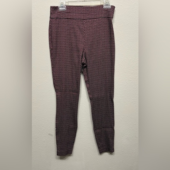 New York and Company - Women's High Waisted Pull-On Slim Leg - Medium - Picture 3 of 9